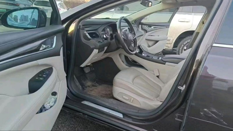 太原17年别克君越5