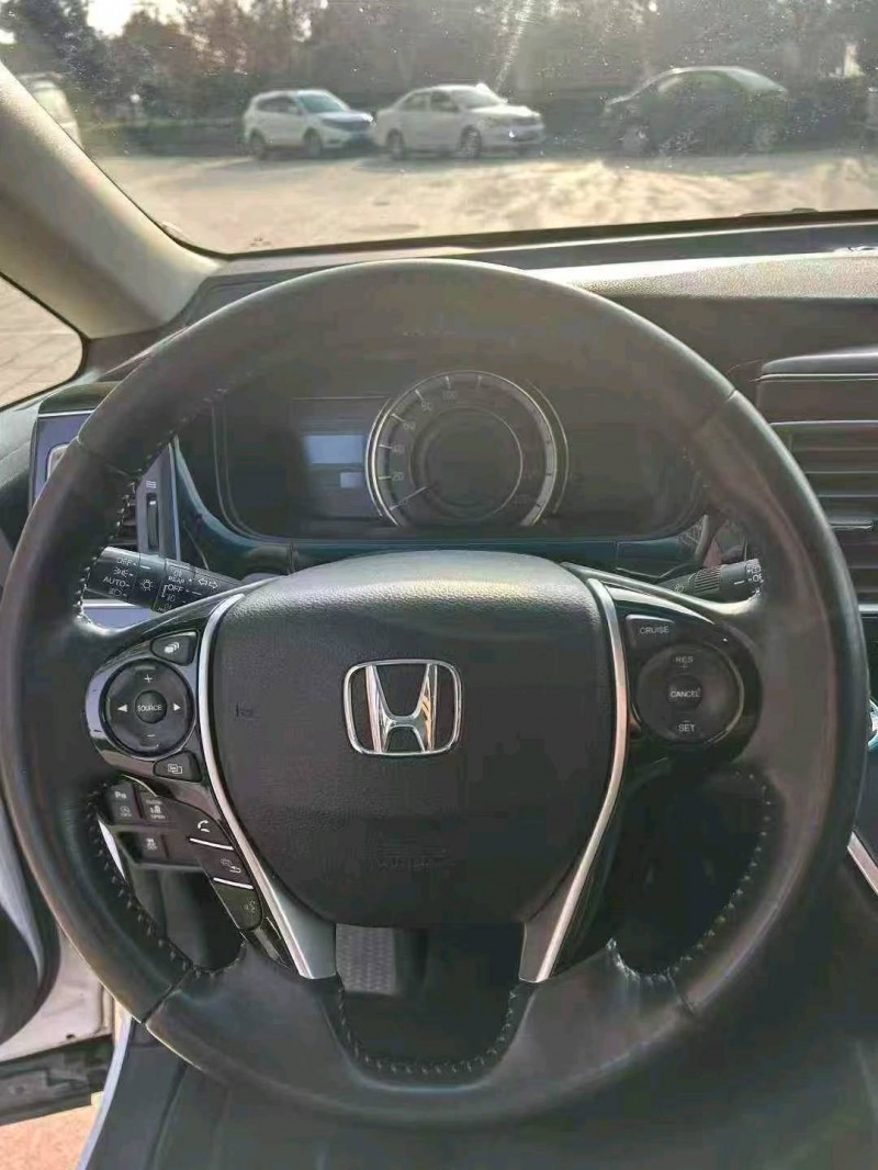 荆州18年本田艾力绅3