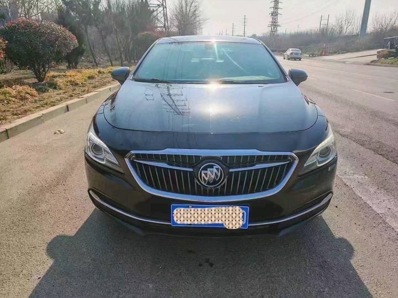 青岛17年别克君越1