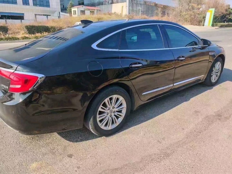 青岛17年别克君越6