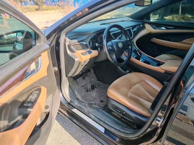 青岛17年别克君越7