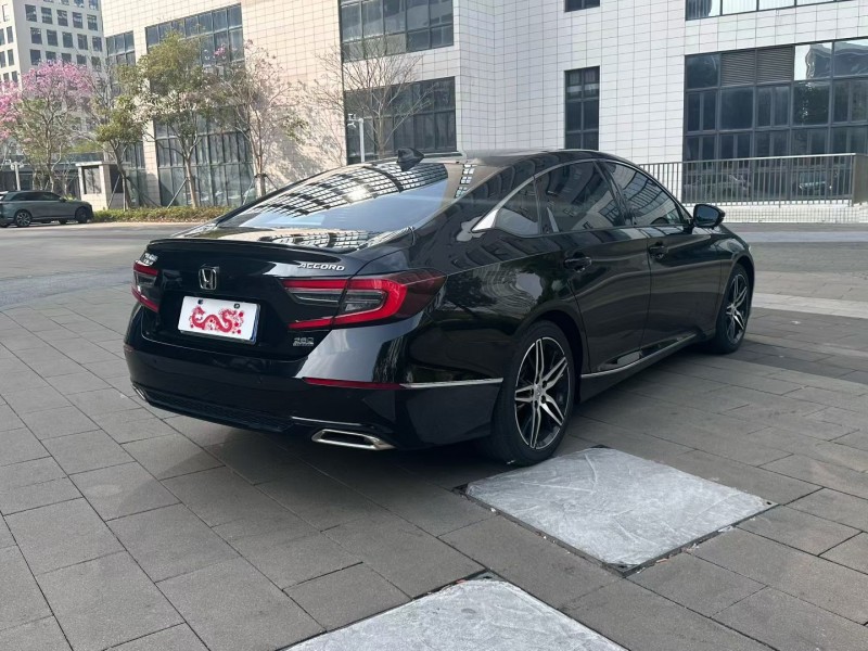 佛山22年本田雅阁8