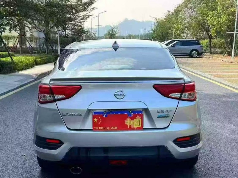 广州17年日产蓝鸟8