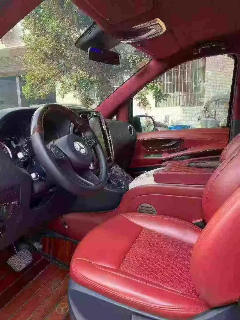 广州19年奔驰威霆6