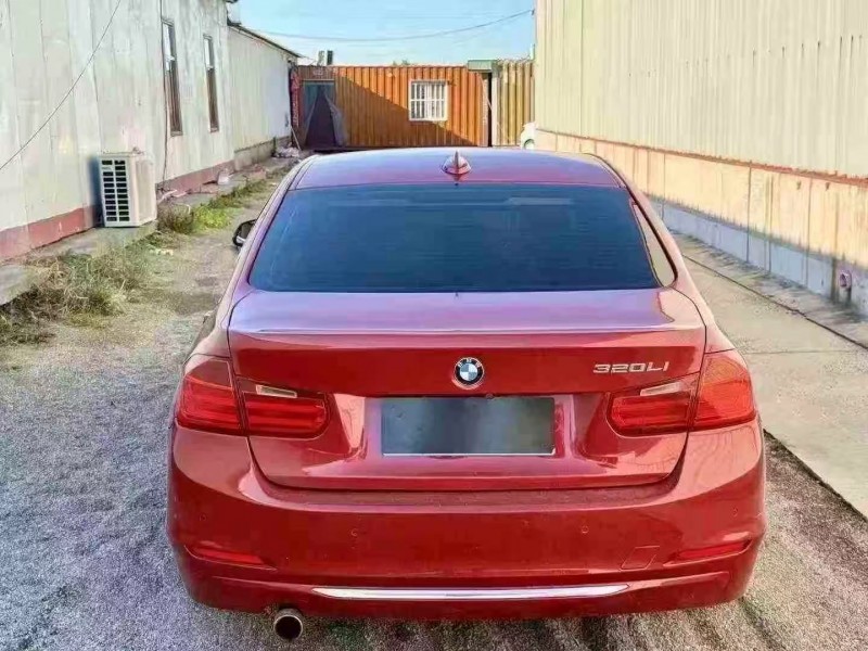 济南13年宝马3系9