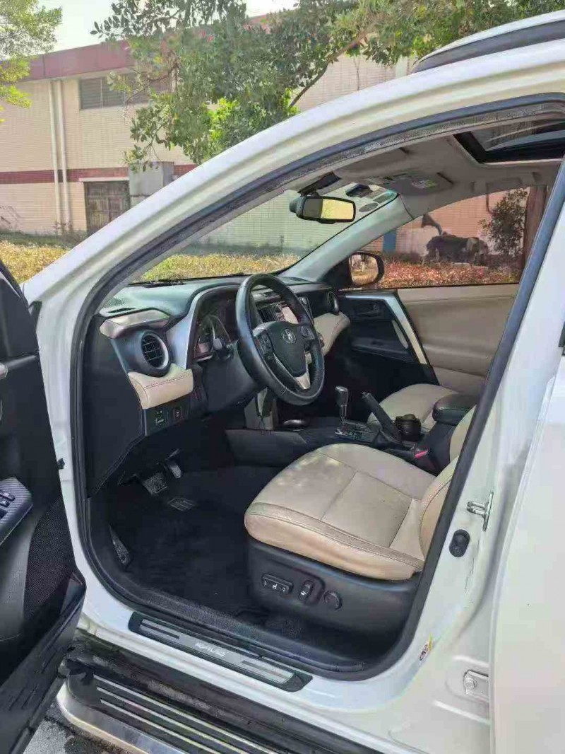湛江16年丰田RAV4荣放4