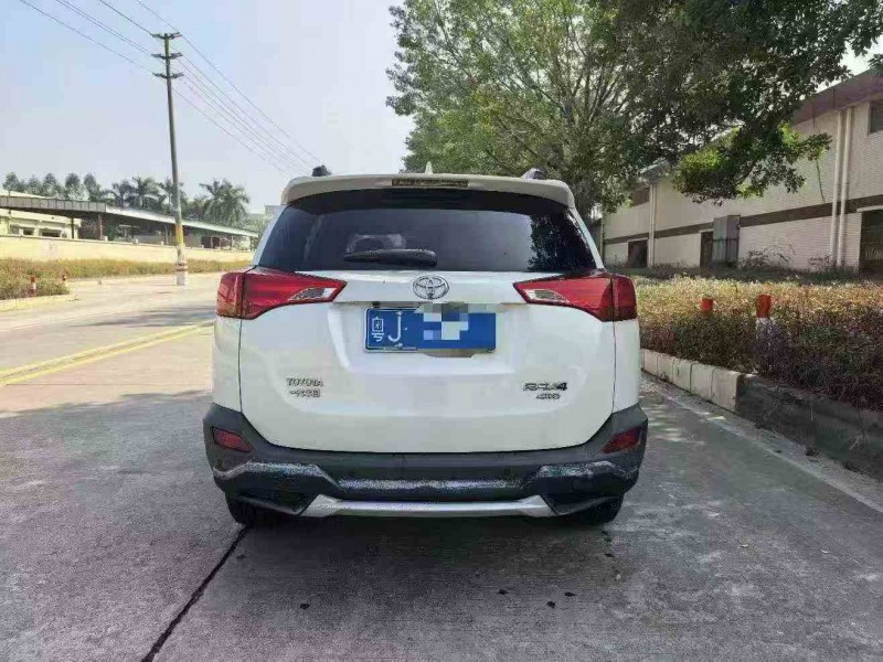 湛江16年丰田RAV4荣放8