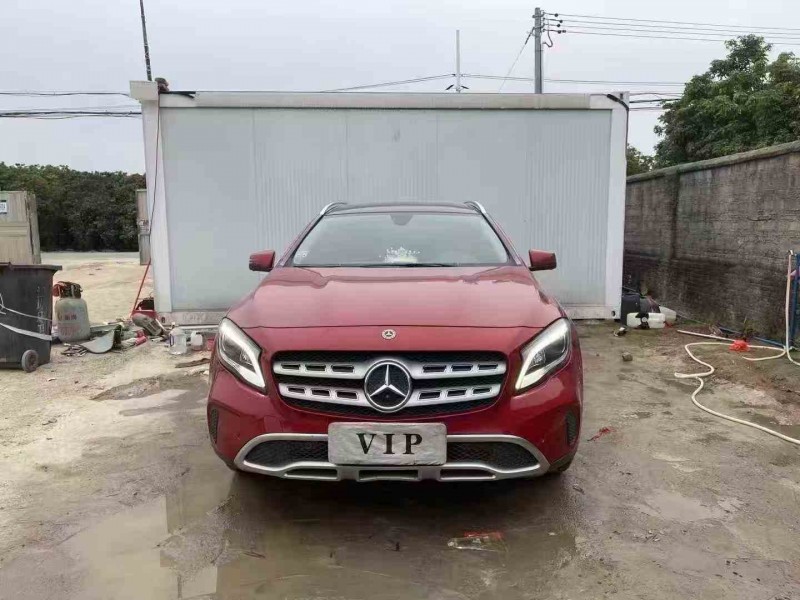 湛江18年奔驰GLA1