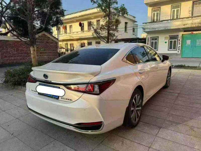 汕头21年雷克萨斯ES6