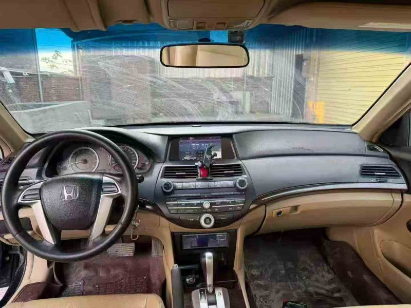 佛山13年本田雅阁4