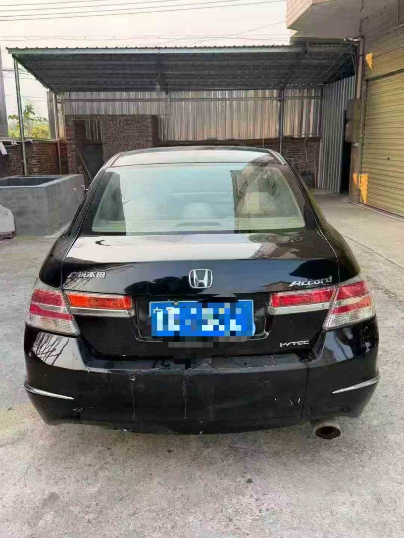 佛山13年本田雅阁9