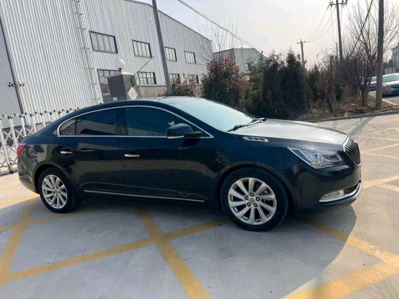 青岛15年别克君越2