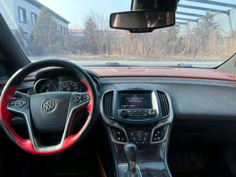 青岛15年别克君越9