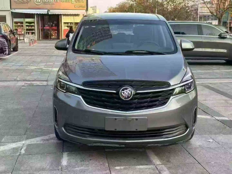 金华22年别克GL81