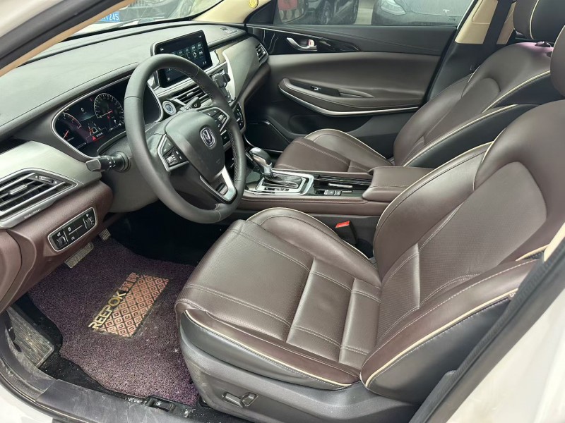 淄博19年长安汽车睿骋4