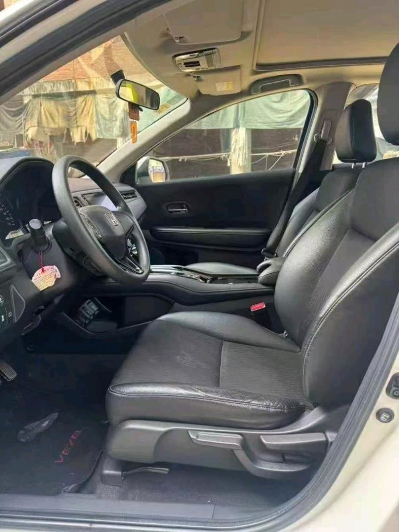 贵港21年本田XRV4