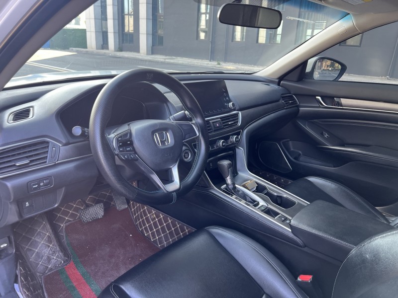 岳阳18年本田雅阁4