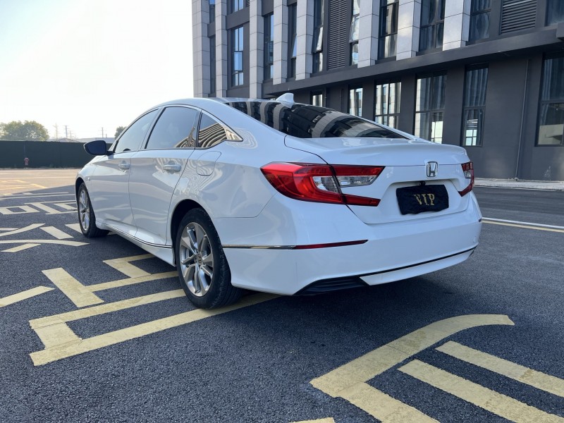 岳阳18年本田雅阁8