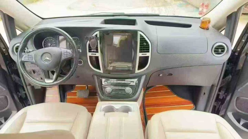 保山21年奔驰威霆9