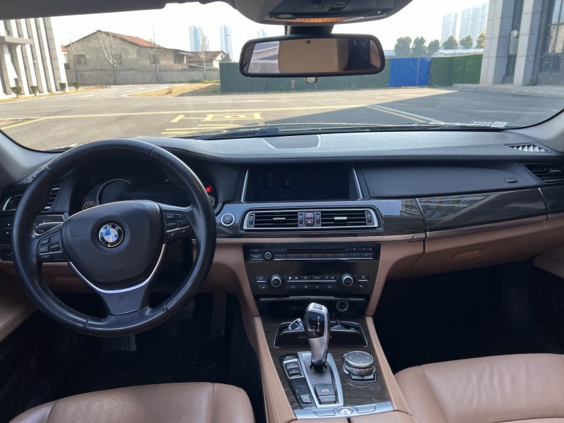 岳阳15年宝马7系7