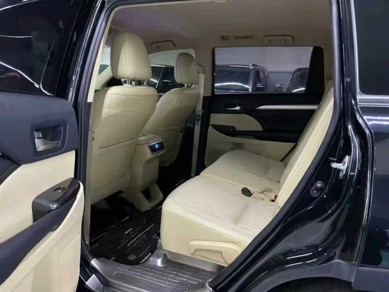 深圳20年丰田汉兰达5