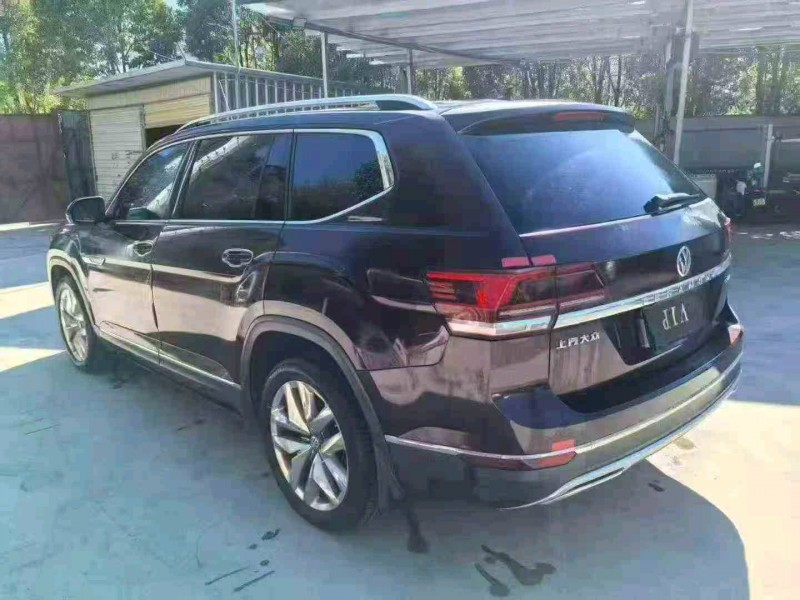 丽江18年大众途昂7