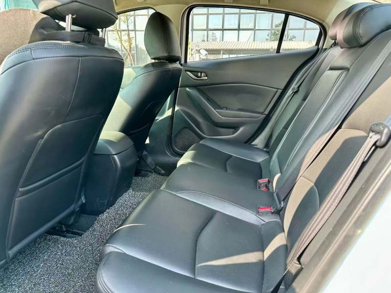 东莞17年马自达昂克赛拉5