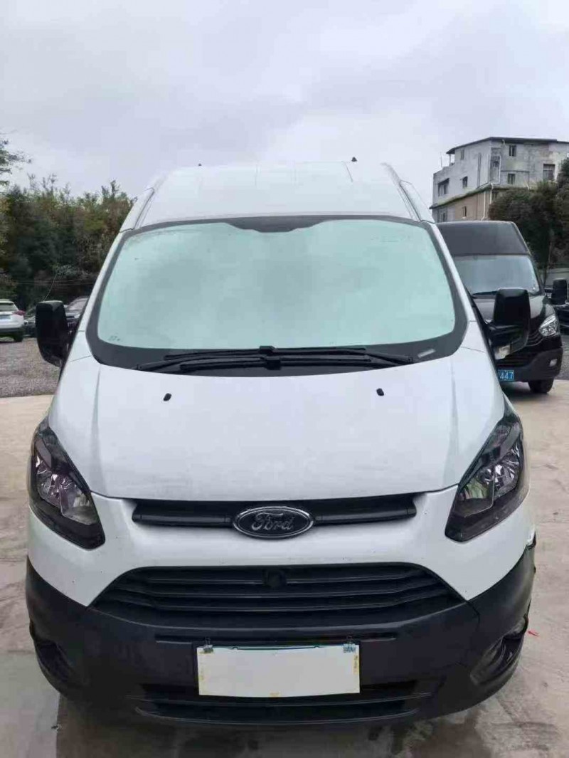 丽江23年福特全顺1