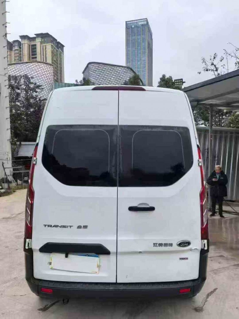 丽江23年福特全顺4