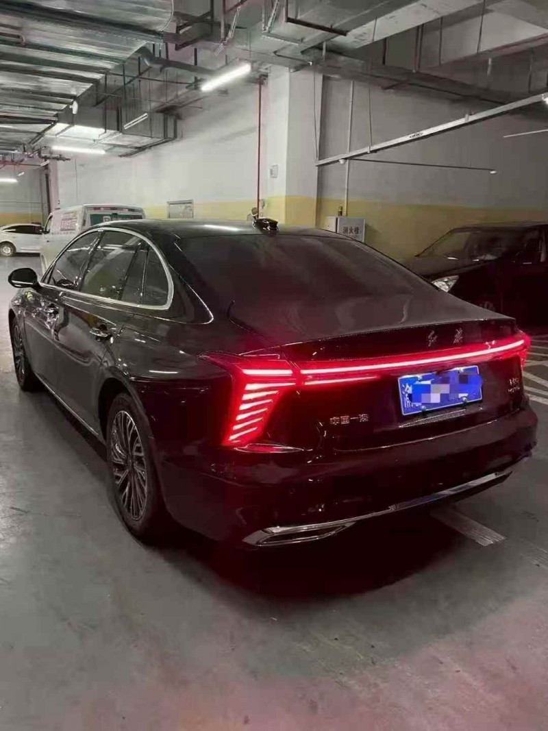 重庆25年红旗H57