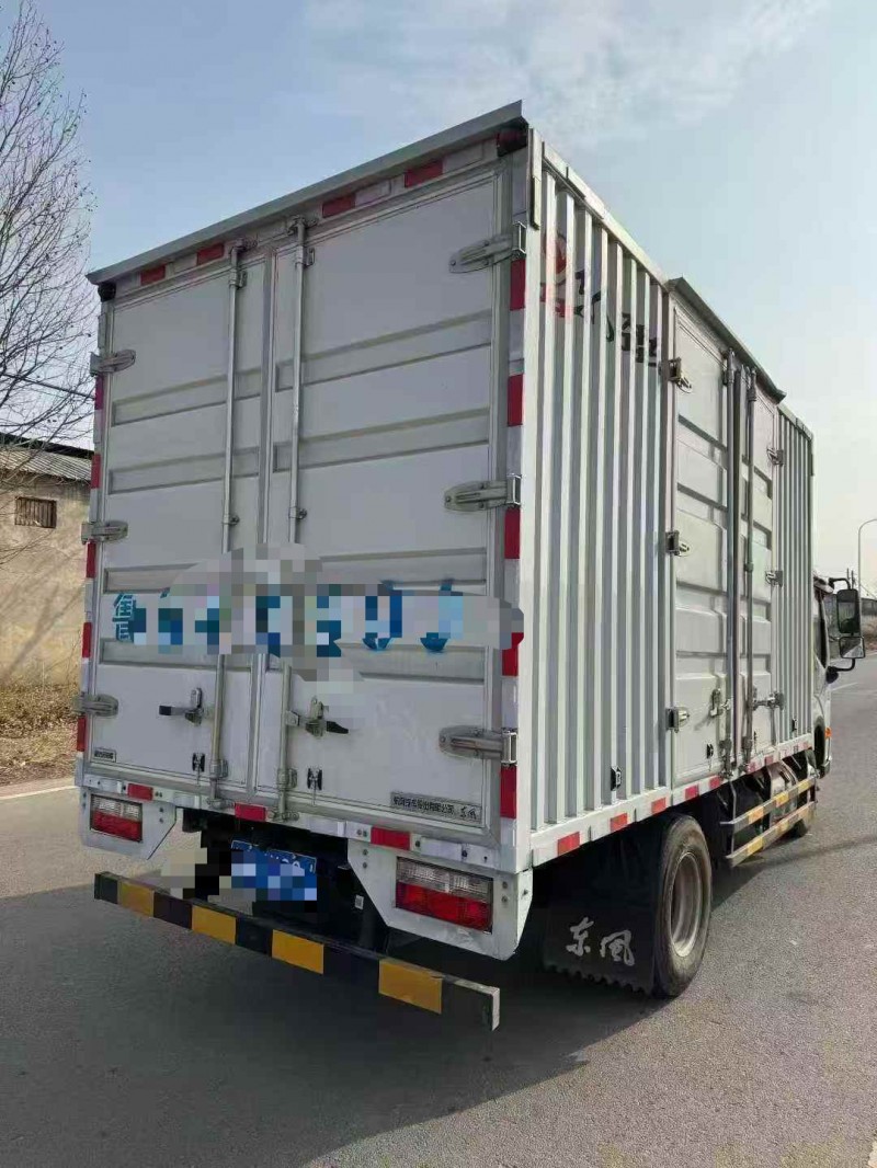 张家口25年东风多利卡7