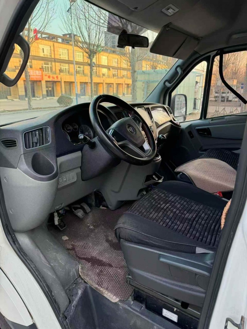 济宁20年福田图雅诺4