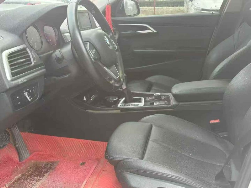 菏泽19年宝马1系8