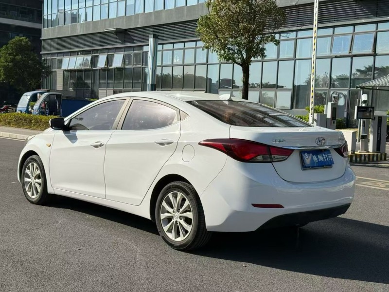 东莞17年现代朗动8