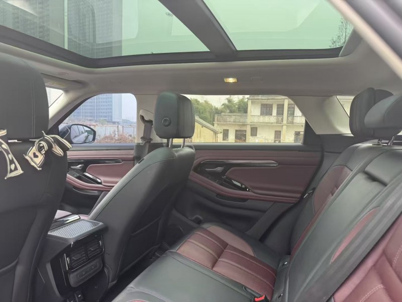 苏州22年路虎极光4