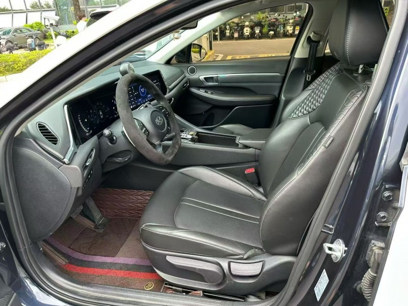 东莞21年现代索纳塔4