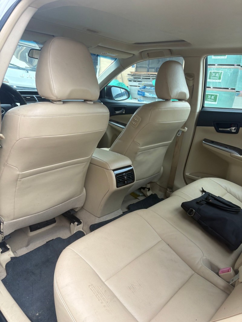 苏州17年丰田凯美瑞7