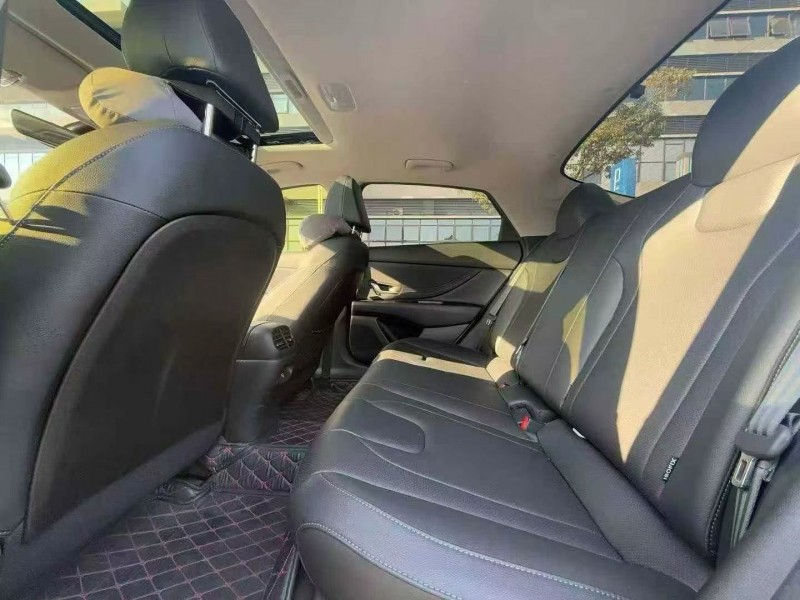 东莞24年现代伊兰特6