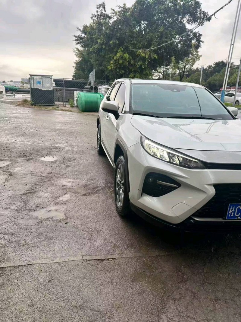 桂林22年丰田威兰达2