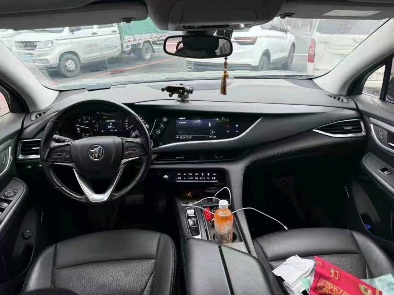 成都21年别克昂科旗5