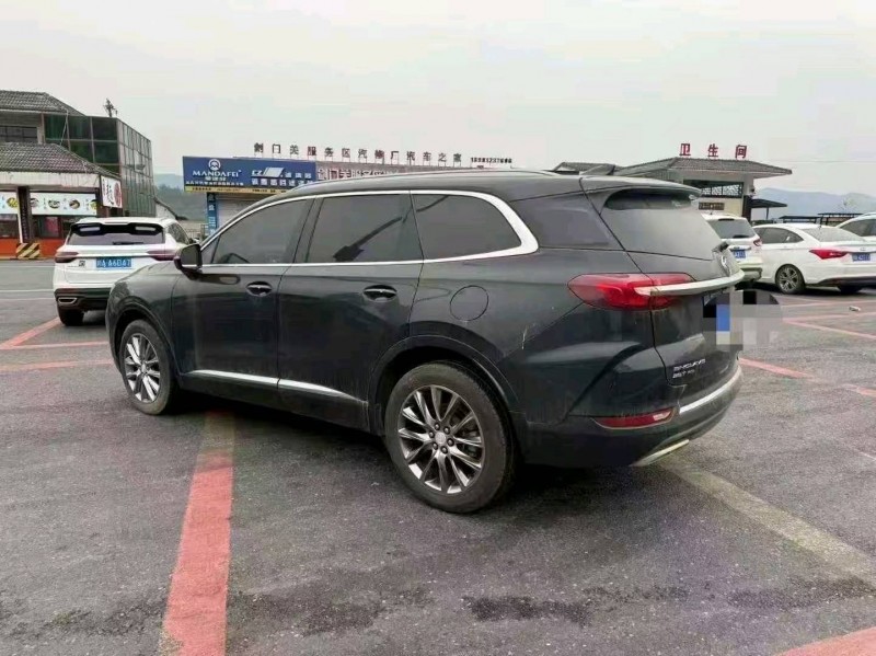 成都21年别克昂科旗9