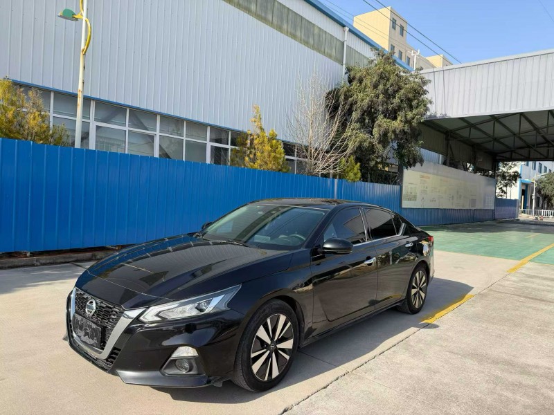 焦作21年日产天籁3