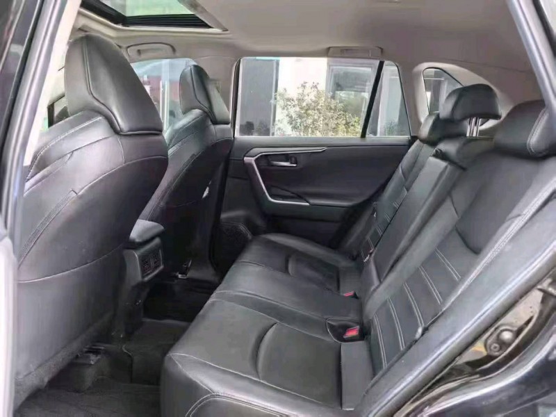 深圳22年丰田威兰达6