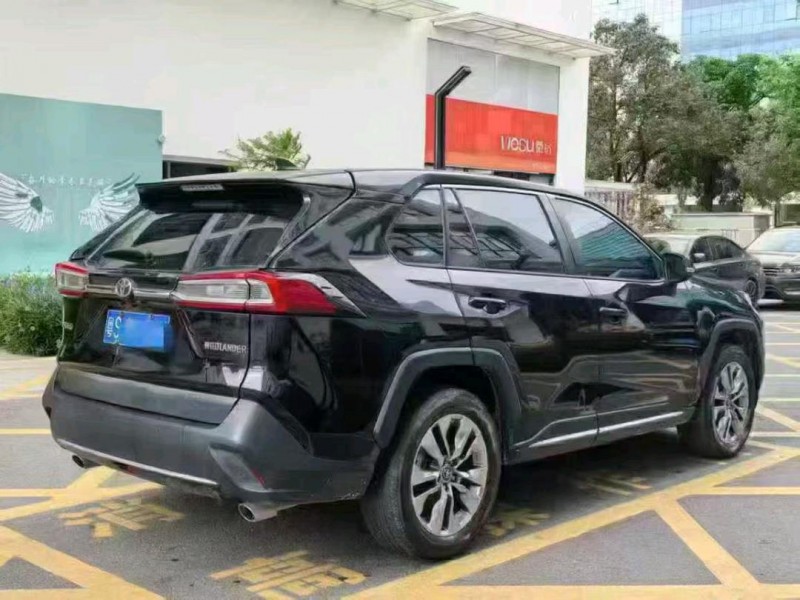 深圳22年丰田威兰达8