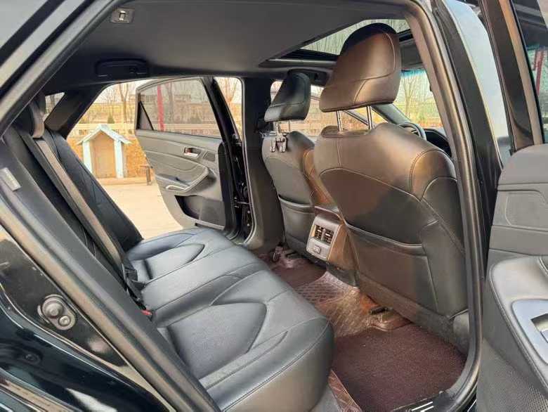 徐州22年丰田亚洲龙6