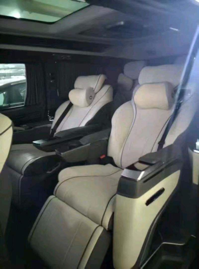 台州23年奔驰威霆9