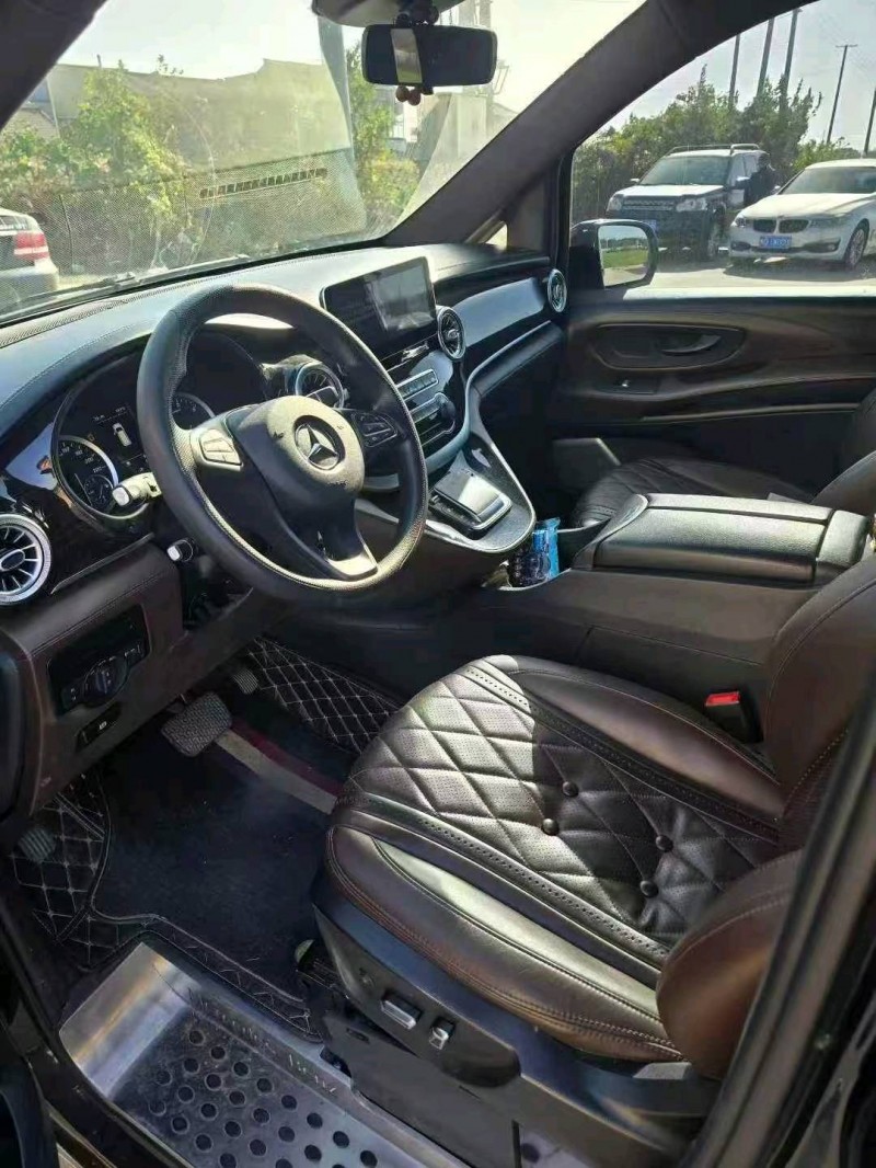 徐州21年奔驰威霆4