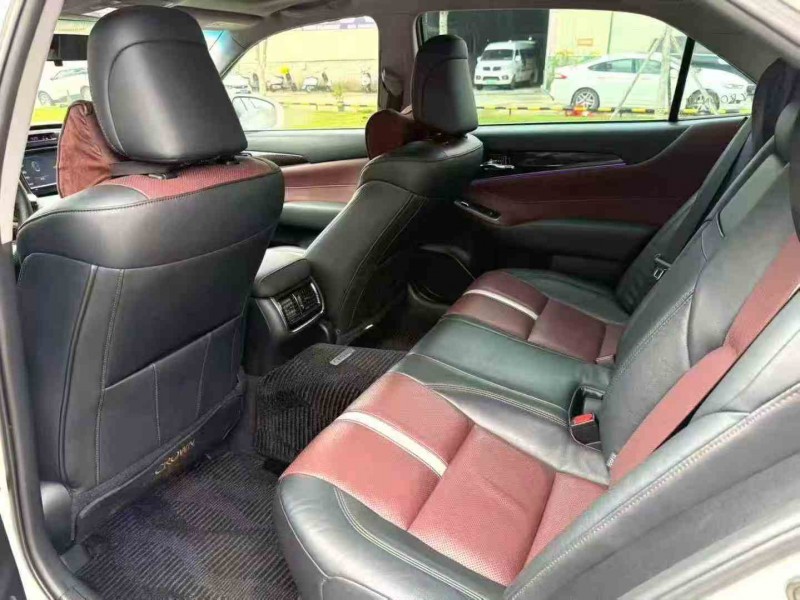 东莞17年丰田皇冠6