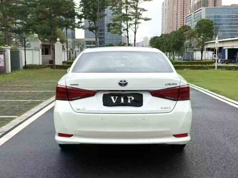 东莞17年丰田皇冠9