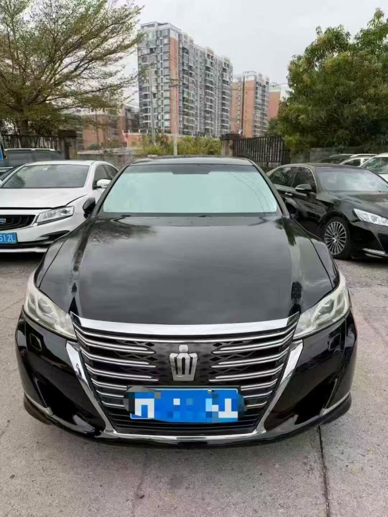 南宁18年丰田皇冠1